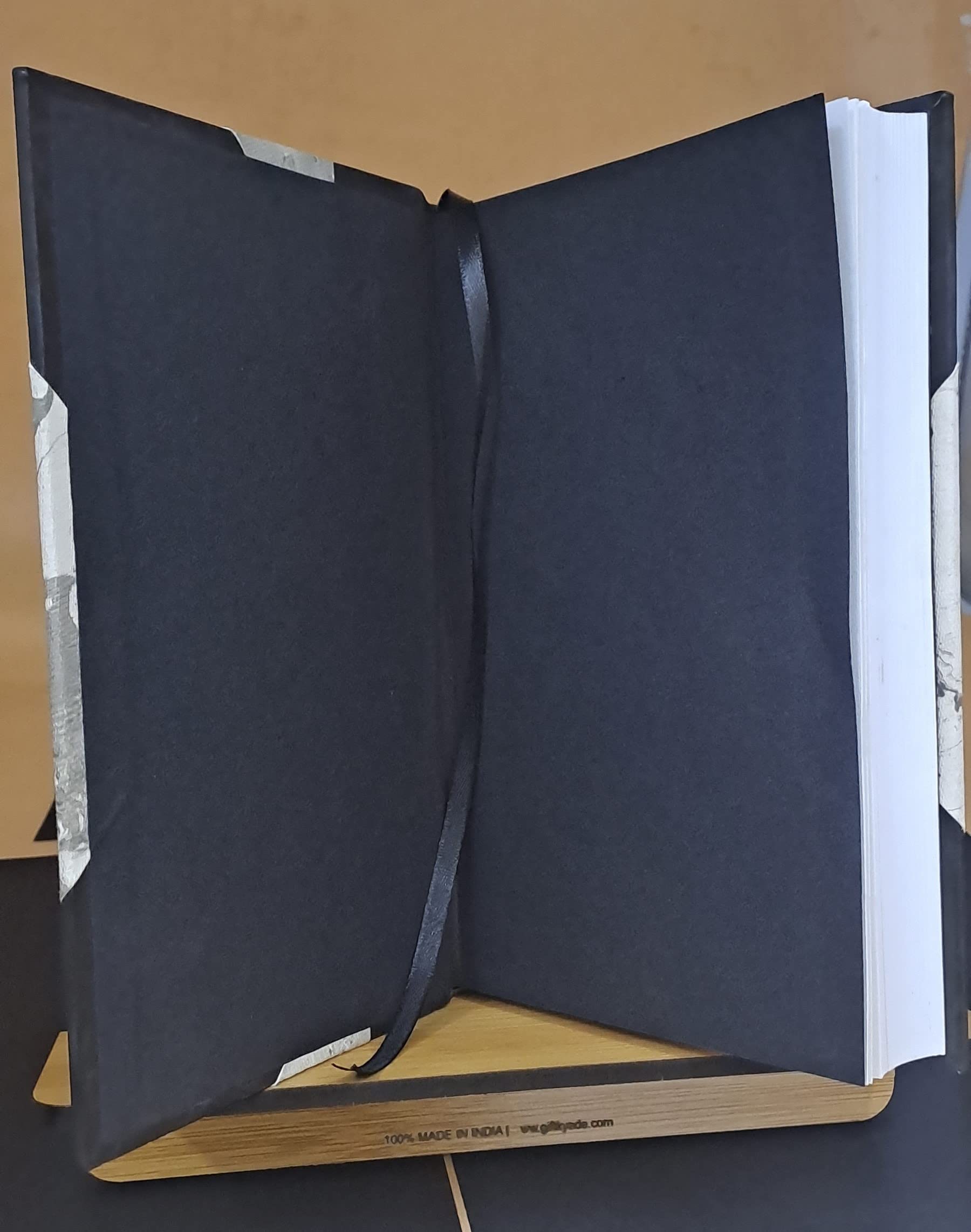 Selva rinovata di varia lettione di Pietro Messia ... Di Mambrin Roseo di Francesco Sansovino. Diuisa in cinque parti - doue si leggono historie particolari antiche, & moderne dal princ [Leather Bound]